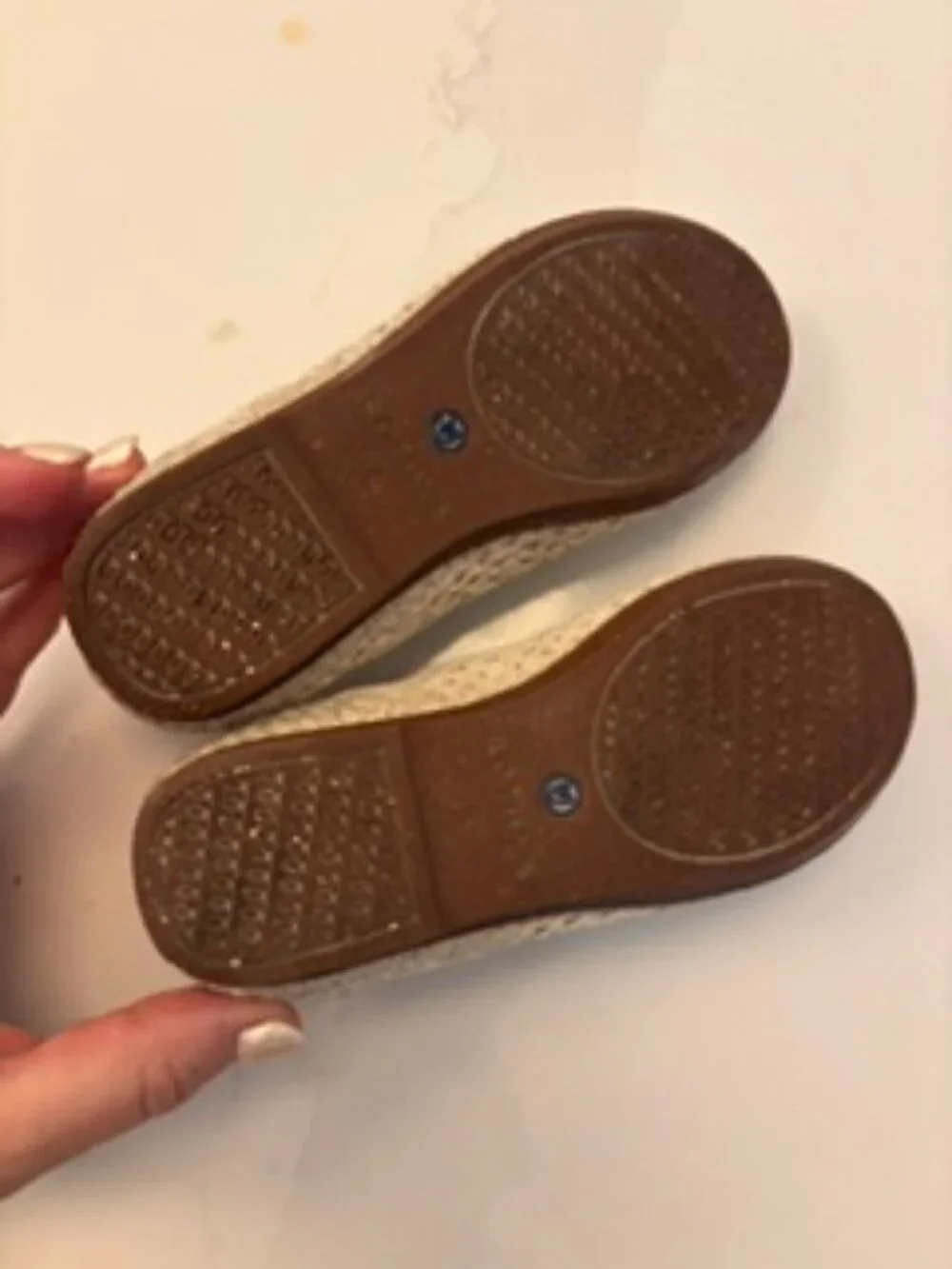 FALL PHOTOS: Worn Once Rothy's The Kids Bow Mary Jane in Conch Mesh - Size 8/9
